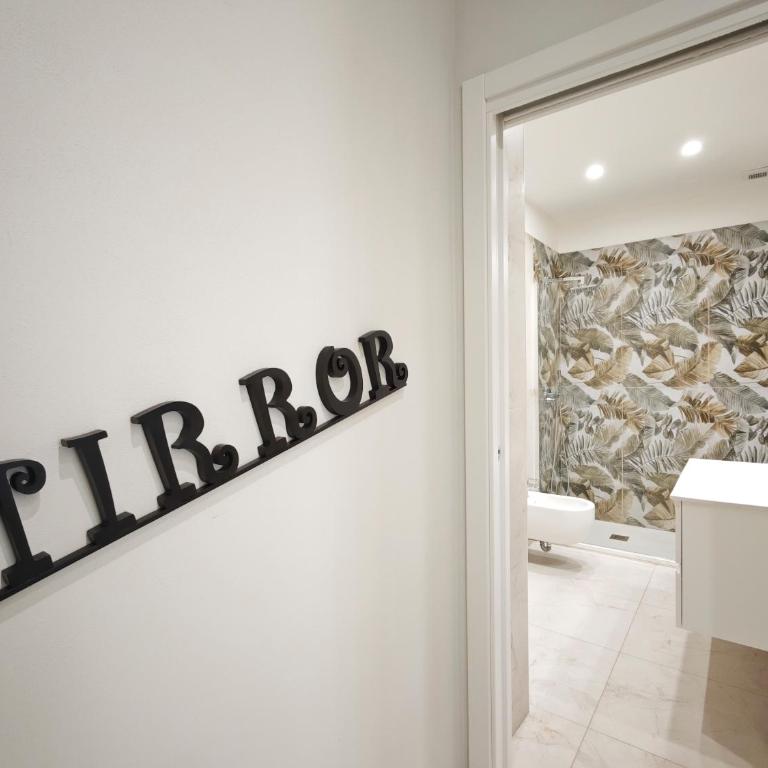 Mirror - One-Bedroom Apartment - 19