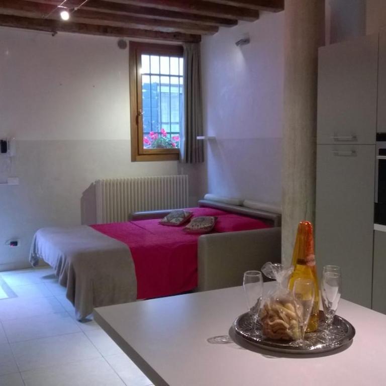 Luxury flat balcony on the water - Two-Bedroom Apartment with Balcony - 8
