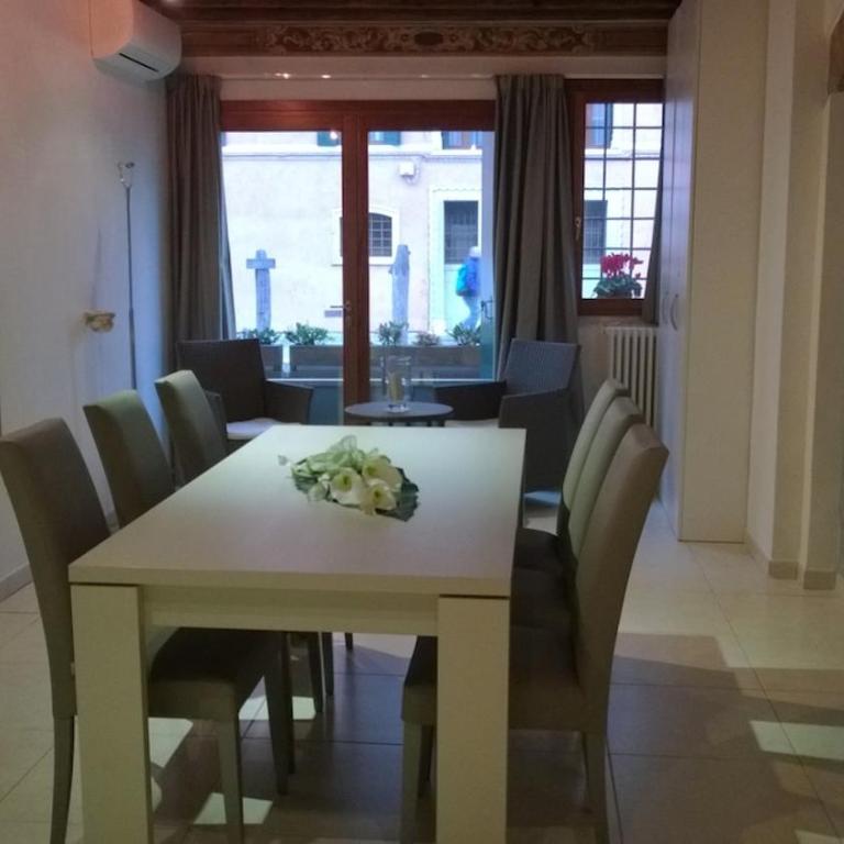 Luxury flat balcony on the water - Two-Bedroom Apartment with Balcony - 12