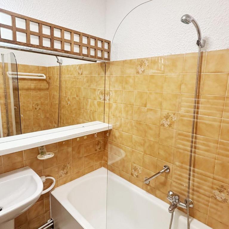 Appartement 6 personnes avec Wi-Fi, vue mer magnifique - FR-1-827-35 - Apartment - 7