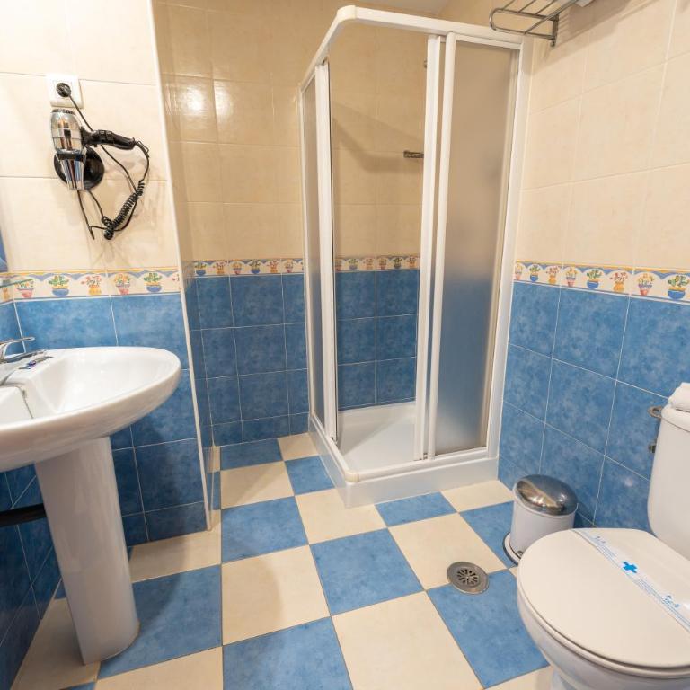 Hotel Romerito - Habitación Triple - 7