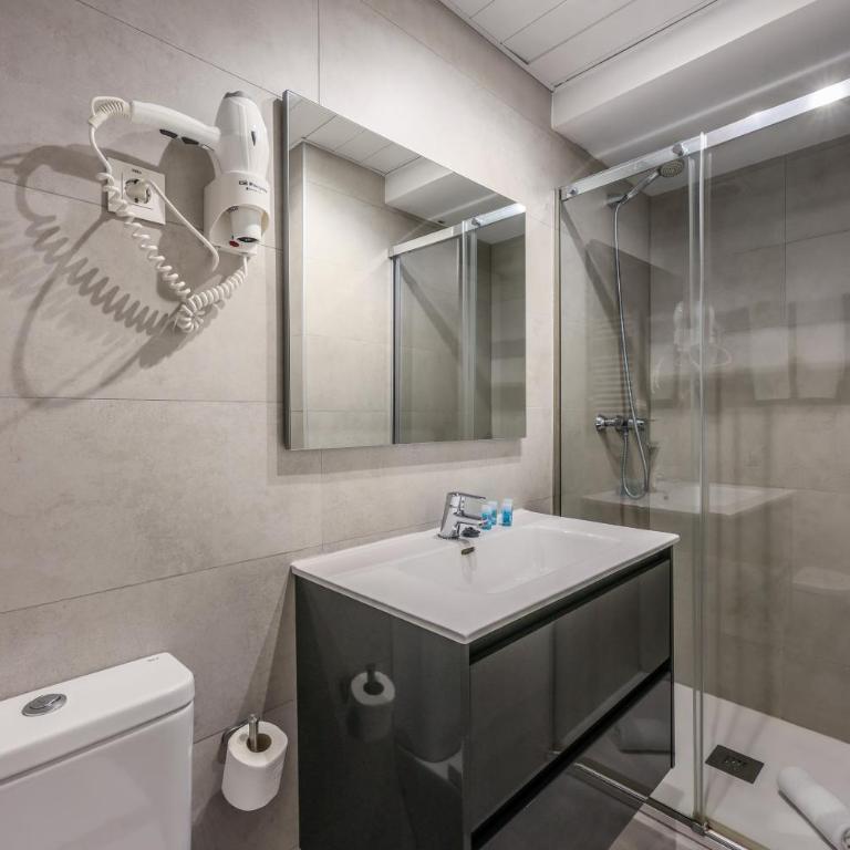 Password to Madrid Moncloa - Deluxe Doppelzimmer mit Balkon - 3