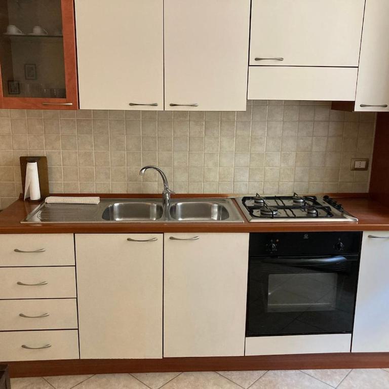 Comfortable apartment with terrace and parking space - Appartamento con 2 Camere da Letto - 13