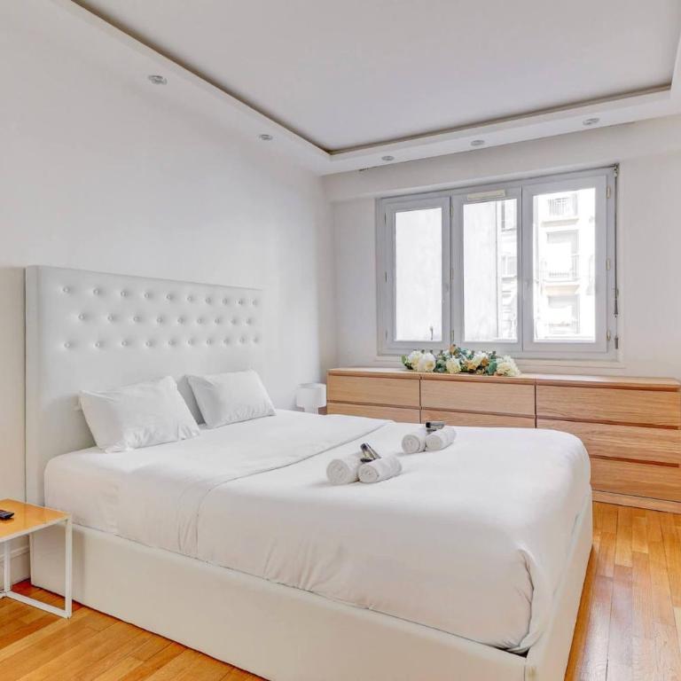 Appartement de prestige avec balcon - Paris 16e - Appartement - 2