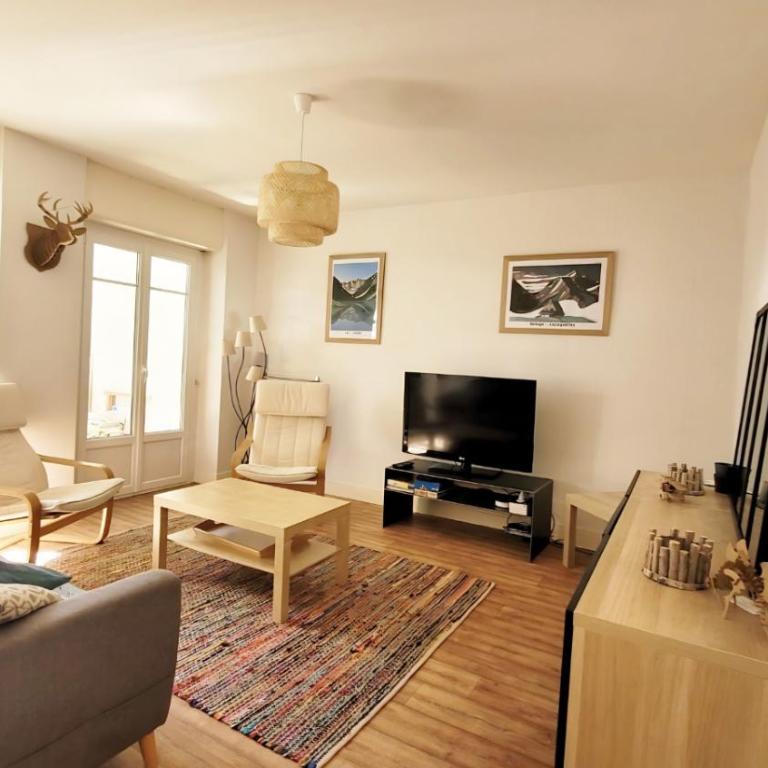 Appartement plein Centre Cauterets, Vacances et Cures - Two-Bedroom Apartment - 1