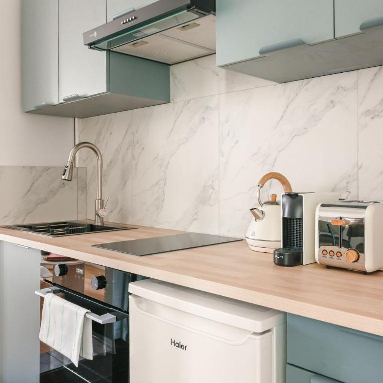 Luxe sous les toits vue Tour Eiffel - 1BDR-4P - Appartement - 13