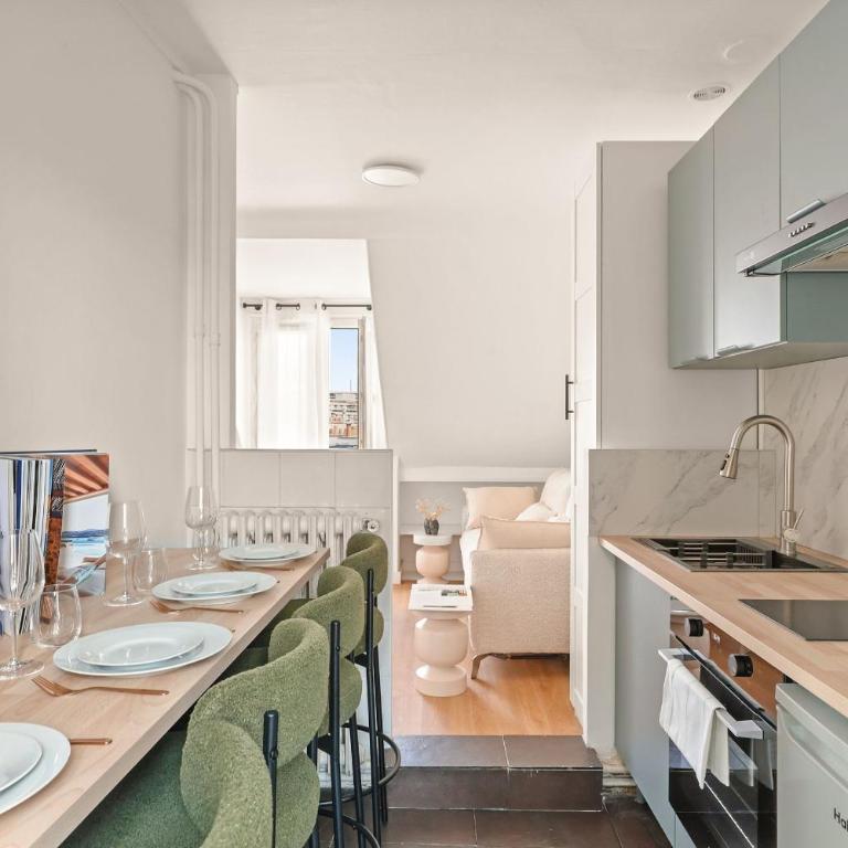 Luxe sous les toits vue Tour Eiffel - 1BDR-4P - Appartement - 14