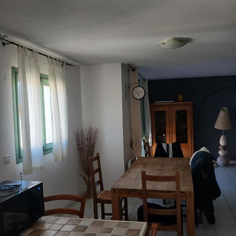 appartement proche des plages de canet tout confort res securisée parking - Apartment mit 2 Schlafzimmern - 4