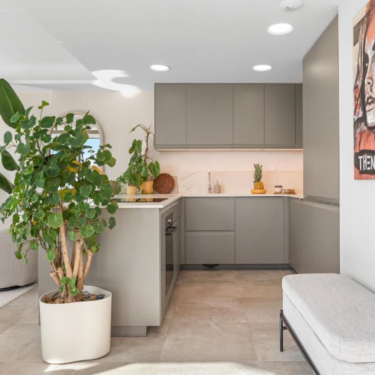 Pixel Penthouse - Two-Bedroom Apartment with Balcony - 6