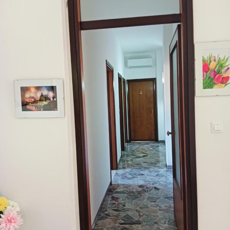 Aaron Guest House - Superior Apartment mit Balkon - 43