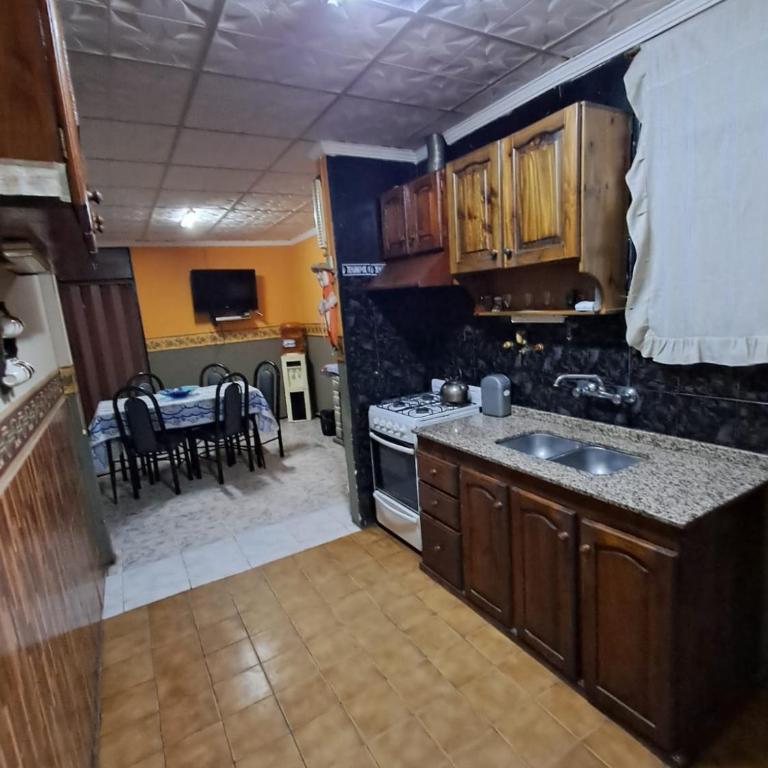 Family House with Comfort and Excellent Layout - Two-Bedroom House - 6