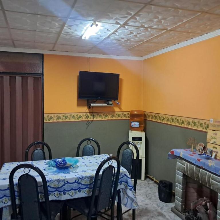 Family House with Comfort and Excellent Layout - Two-Bedroom House - 12