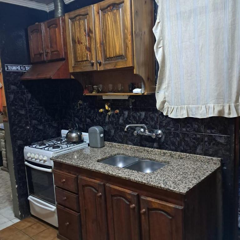 Family House with Comfort and Excellent Layout - Two-Bedroom House - 15
