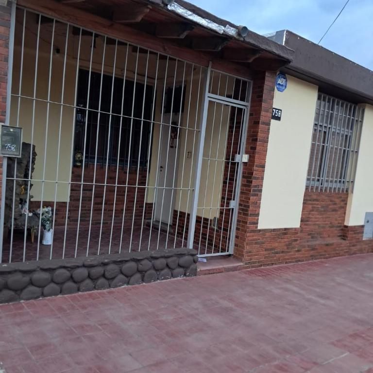 Family House with Comfort and Excellent Layout - Two-Bedroom House - 21