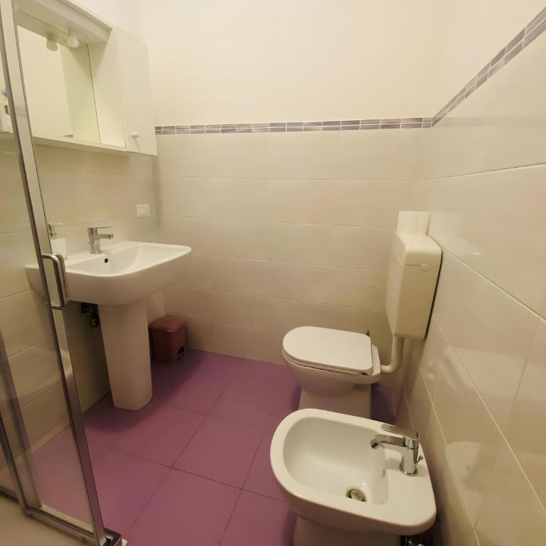 Aaron Guest House - Superior Apartment mit Balkon - 6