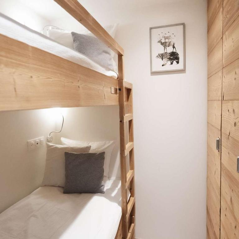 Appartement cosy 4 pers, 2 ch, départ ski aux pieds, exposé sud, proche commerces - FR-1-545-42 - Appartement - 6