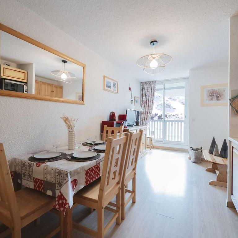 Appart rénové 4 pers. style montagne moderne, skis aux pieds, proche commerces - Appartement 1 Chambre - 1