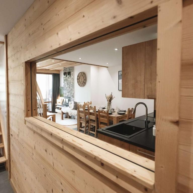 Appt 10 pers rénové, calme, balcon sud, cheminée, Wi-Fi, proche pistes - FR-1-545-14 - Appartement (10 Adultes) - 11