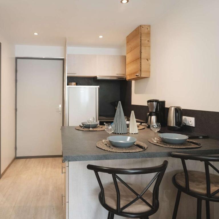 Apt cosy 4 pers, 2 ch, rénové, départ ski aux pieds - FR-1-545-12 - Appartement (4 Adultes) - 3
