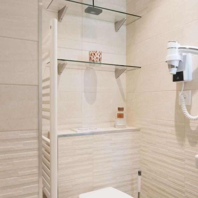 Apt cosy 4 pers, 2 ch, rénové, départ ski aux pieds - FR-1-545-12 - Appartement (4 Adultes) - 8
