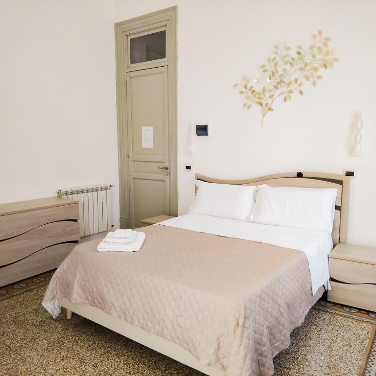 Guest House Militello - Large Double Room - 10