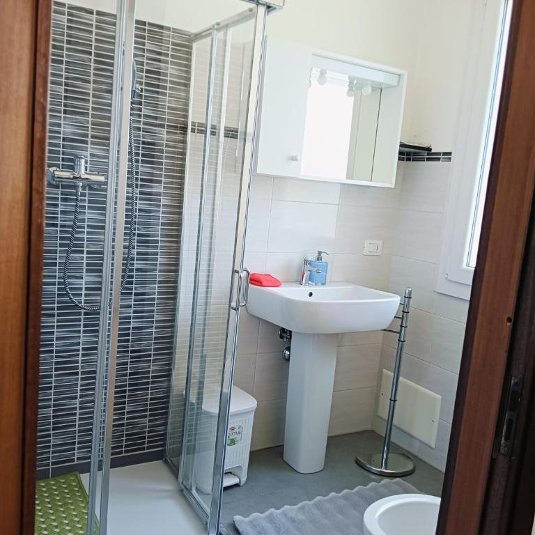 Aaron Guest House - Superior Apartment mit Balkon - 21