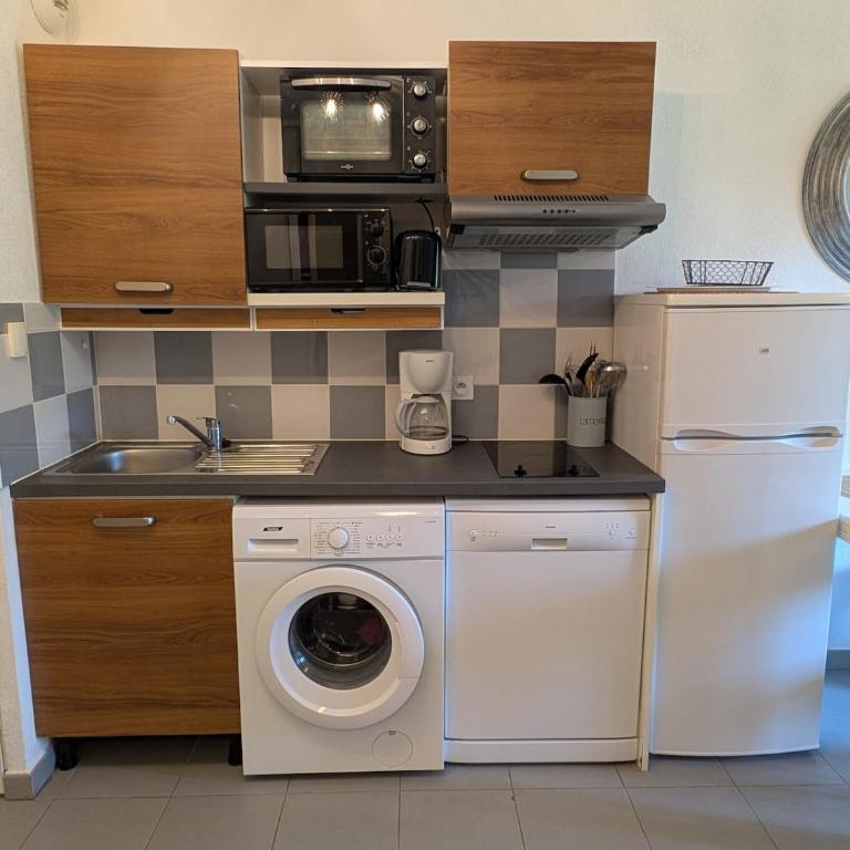 Cocon avec jardin privatif, piscine & parking à Argelès - One-Bedroom Apartment - 8