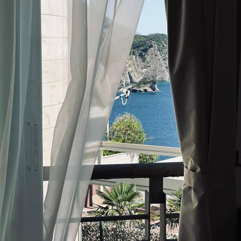 Aurora Top location views of Old Budva and Adriatic - Apartman sa 2 Spavaće Sobe - 16