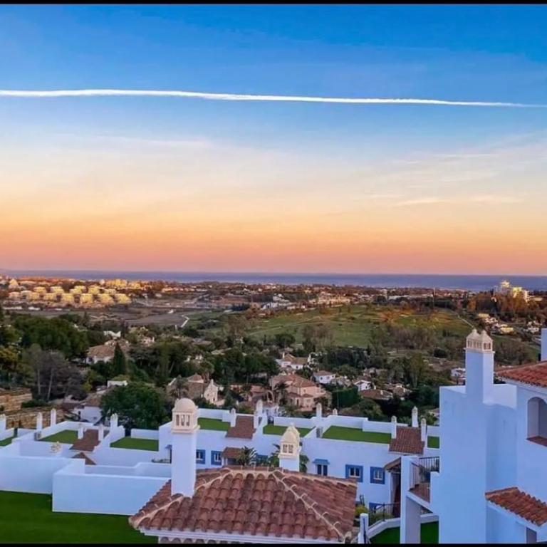 Paraiso Pueblo stunning views 3 Bedroom apartment - Three-Bedroom Apartment with Sea View - 25