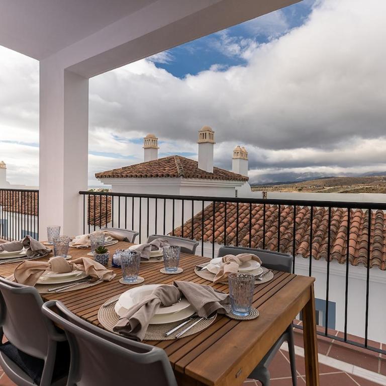 Paraiso Pueblo stunning views 3 Bedroom apartment - Three-Bedroom Apartment with Sea View - 10