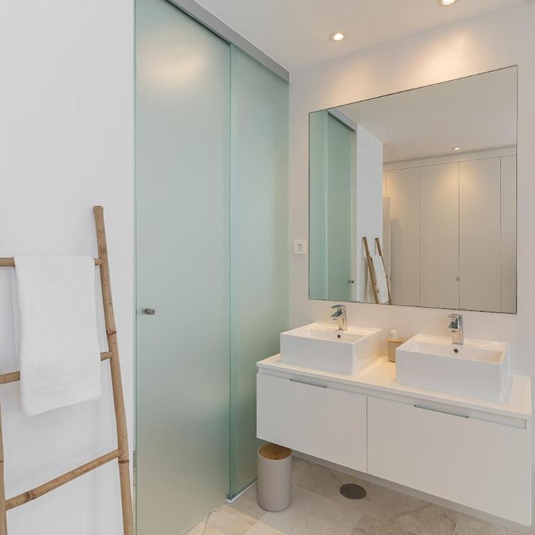 Paraiso Pueblo stunning views 3 Bedroom apartment - Three-Bedroom Apartment with Sea View - 17