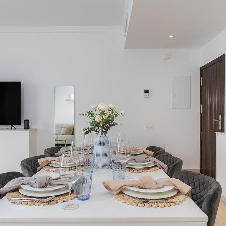 Paraiso Pueblo stunning views 3 Bedroom apartment - Three-Bedroom Apartment with Sea View - 4