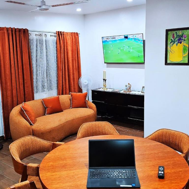 Casa Pacheco 2 - Modern 2BR 1 BA, Walk to Castle and Beach, Secure Parking Included - Two-Bedroom House - 23