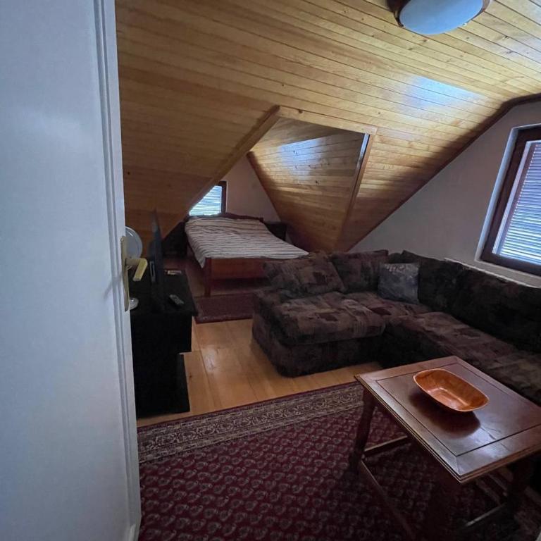 Balkan Vibe Apartments - Apartman u Potkrovlju sa 2 Spavaće Sobe - 1