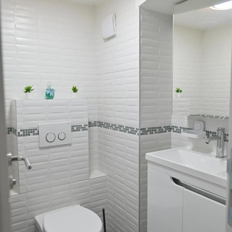 Luxury Duplex with Private Jacuzzi Free Parking - Maisonette-Apartment - 3