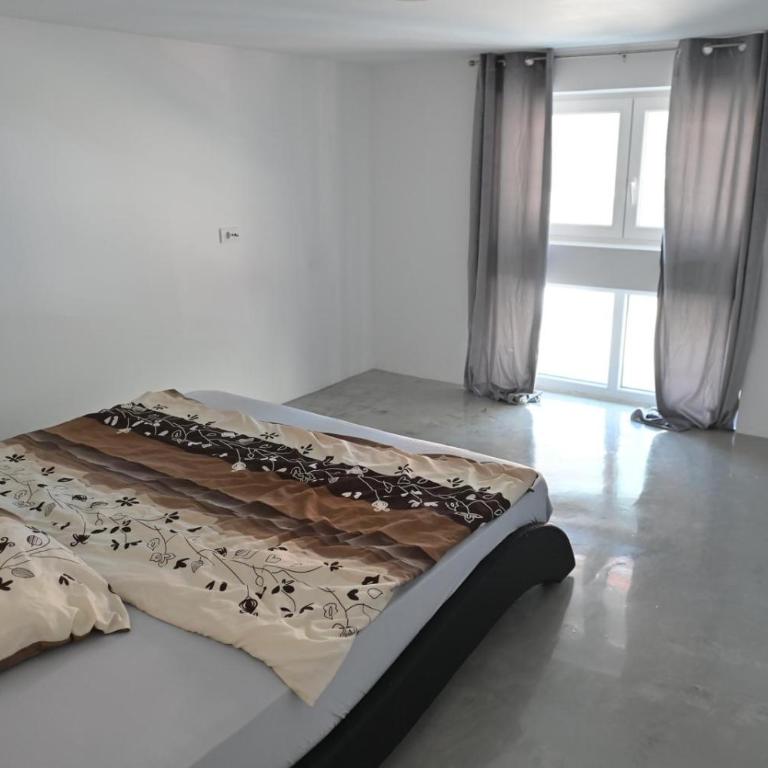 Luxury Duplex with Private Jacuzzi Free Parking - Maisonette-Apartment - 8