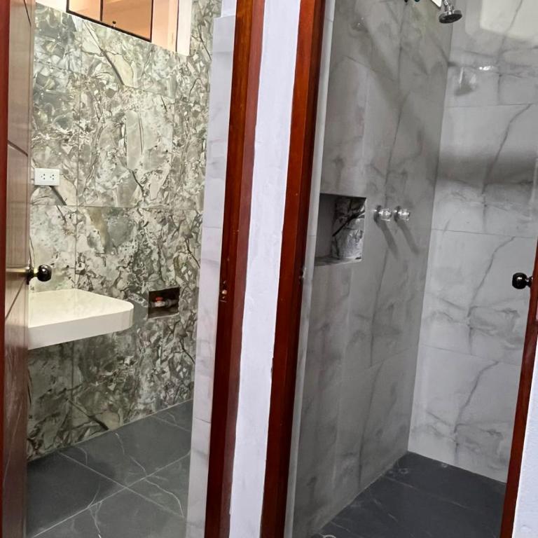 El Conde de Arce - Habitación Compartida Mixta de 8 camas - 1