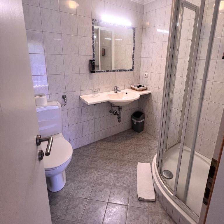 Edelweiss "Hotel & Restaurant" - Doppelzimmer mit Balkon - 9