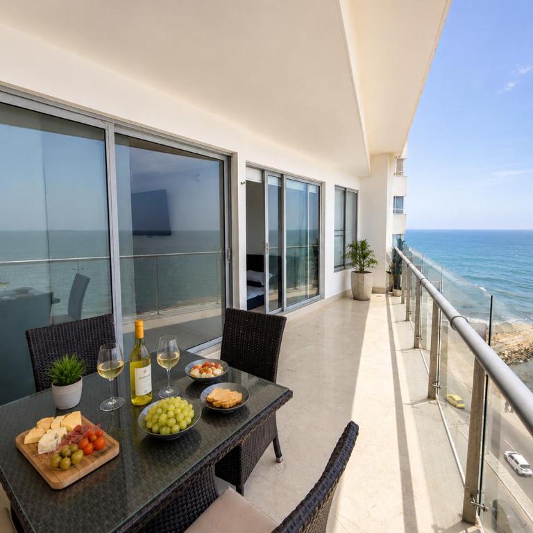 Oceanfront 2BR with Balcony near Walled City - Two-Bedroom Apartment - 3