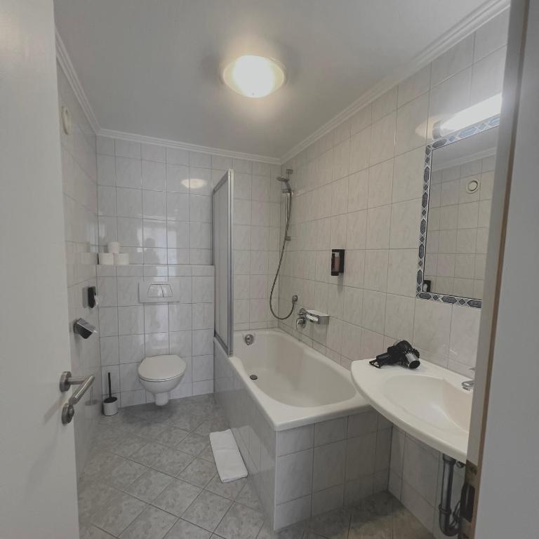 Edelweiss "Hotel & Restaurant" - Deluxe Zimmer (2 Erwachsene & 1 Kind) - 7