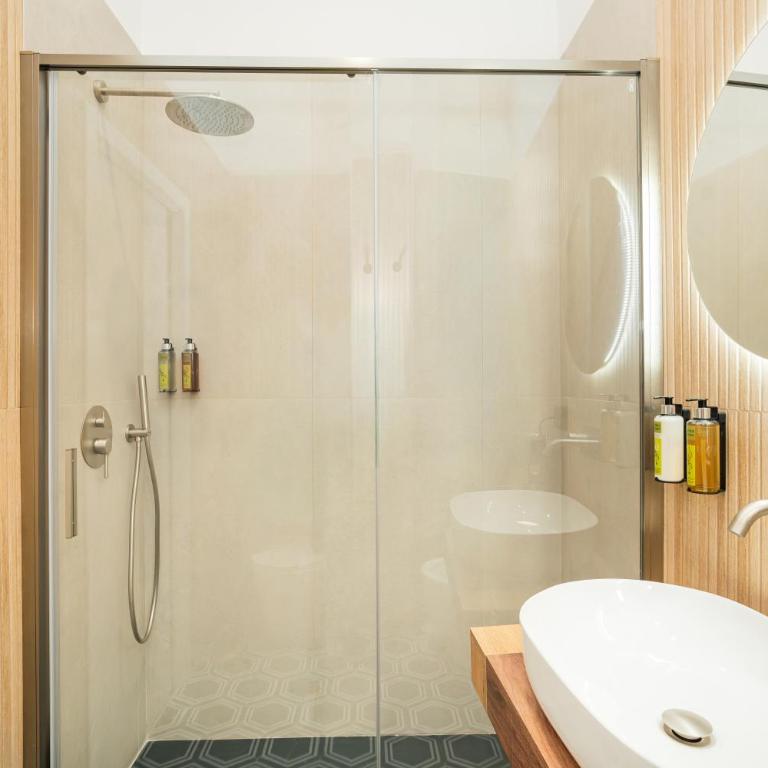 Lumea Suites Santa Lucia - Camera King con Vasca Idromassaggio - 21