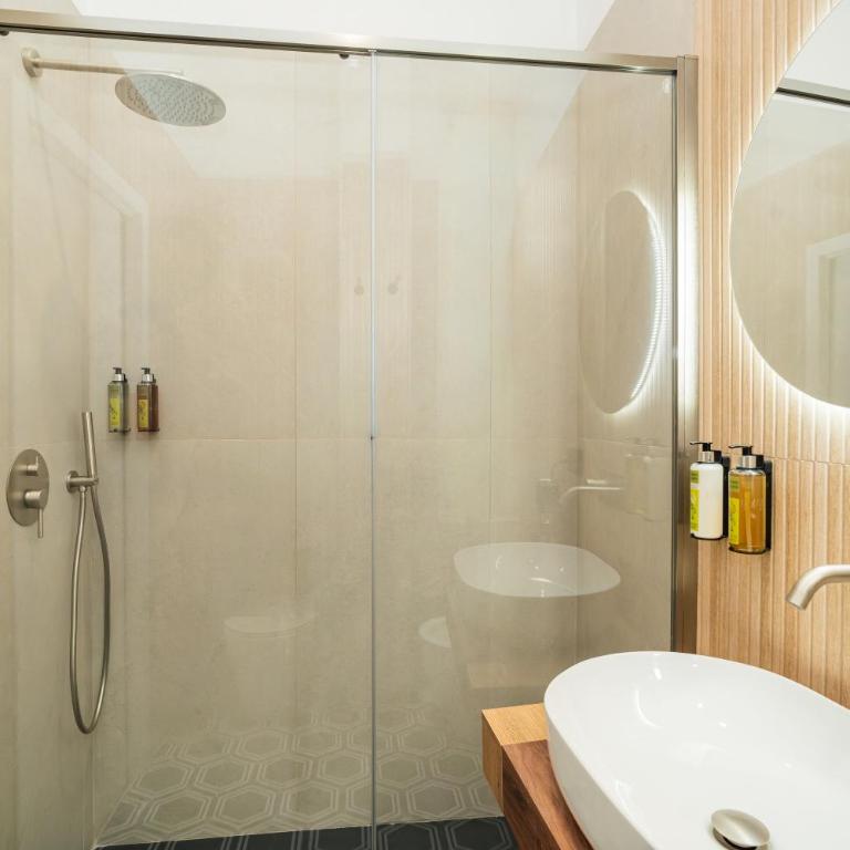 Lumea Suites Santa Lucia - Camera King con Vasca Idromassaggio - 18