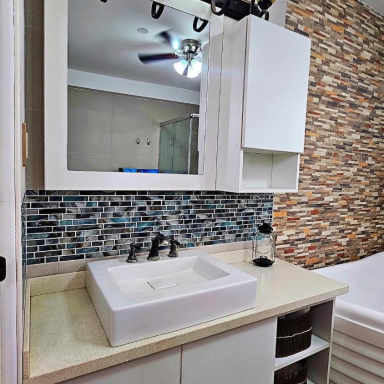 Penthouse Pacheco - 3BR, 5BA with Private Rooftop Terrace with Panoramic City Views - Apartment - 73