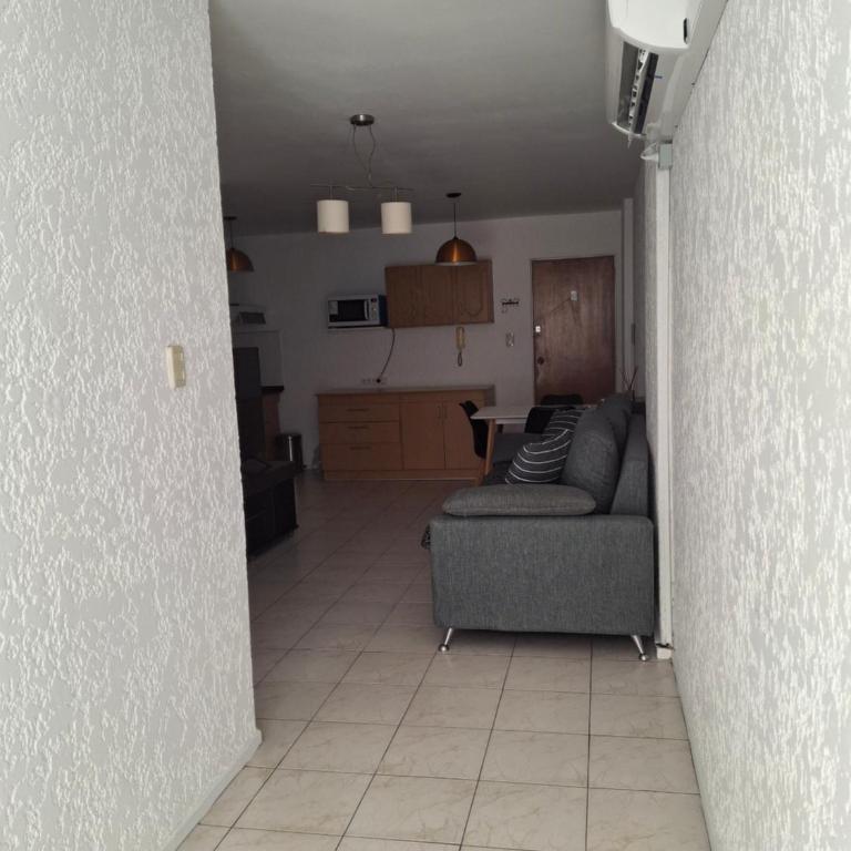 Confort seguridad 24 horas 2 camas individuales terraza propia cerca de todo tranquilidad - One-Bedroom Apartment - 7
