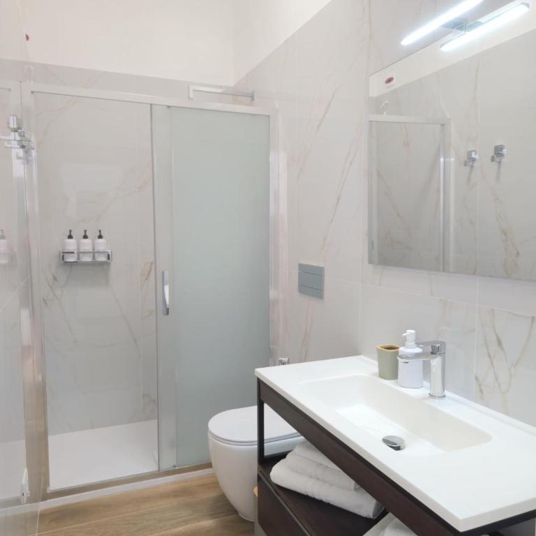 Rooms & Tours - Camera Matrimoniale con Bagno Privato - 3