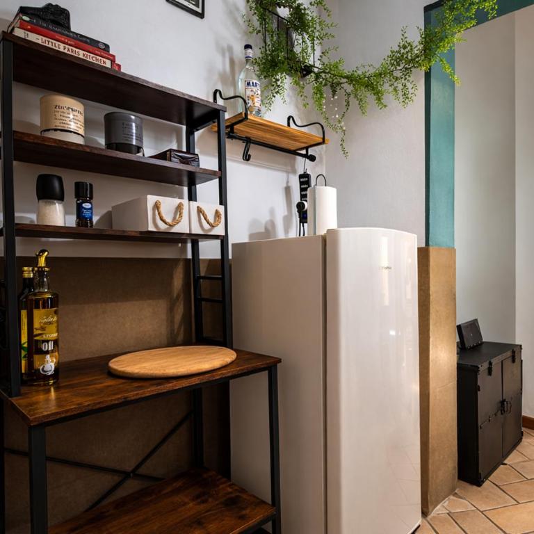 The Glassbridge - Design Loft con Patio Privato vicino Stazione e Tram - One-Bedroom Apartment - 13