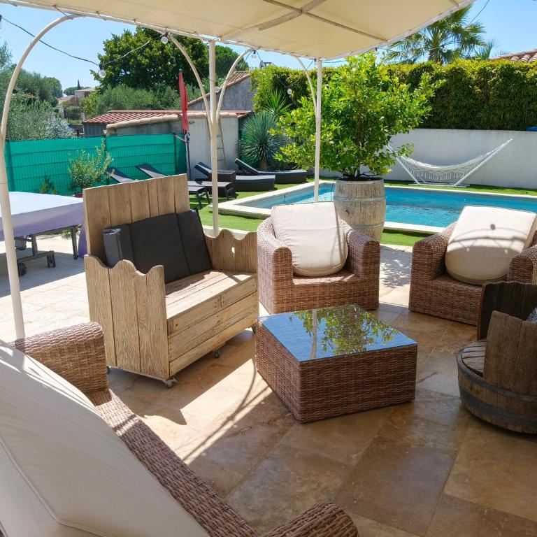 villa avec piscine petite camargue - Villa - 8