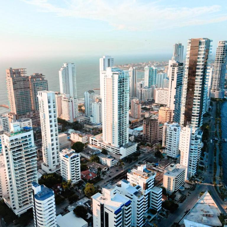 Increible Vista en Bocagrande - Apartamento - 77