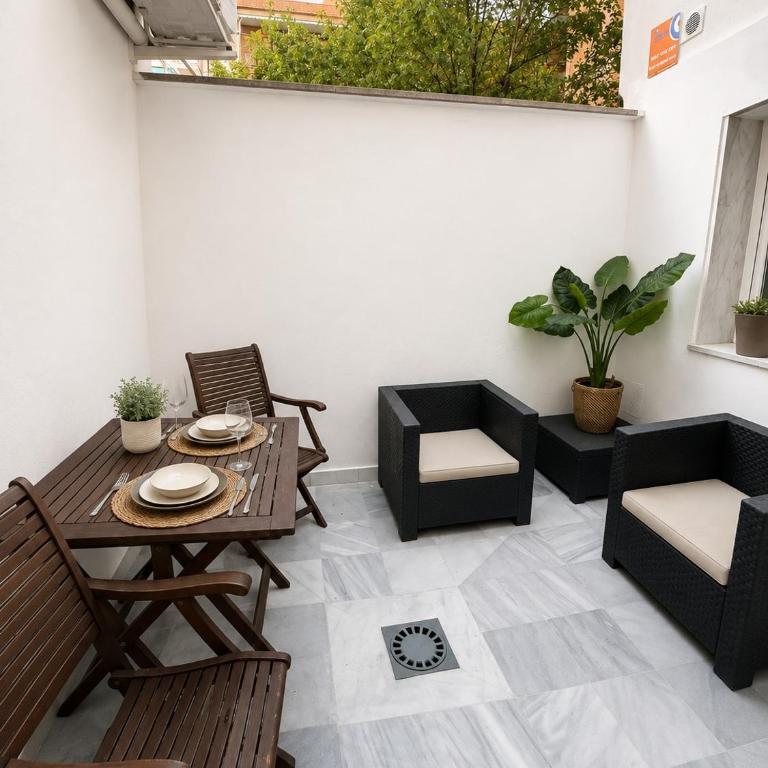 Junto a calle Alcalá, con terraza privada - Appartement - 1