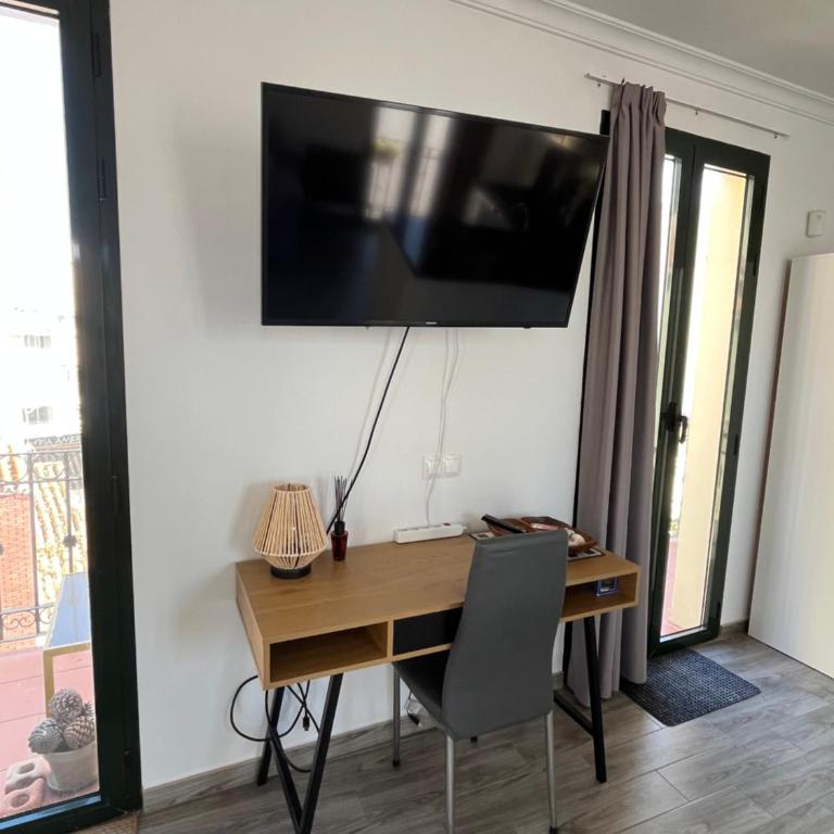 Estepona Old Town Penthouse Studio, 2 Min to Beach - One-Bedroom Apartment - 2